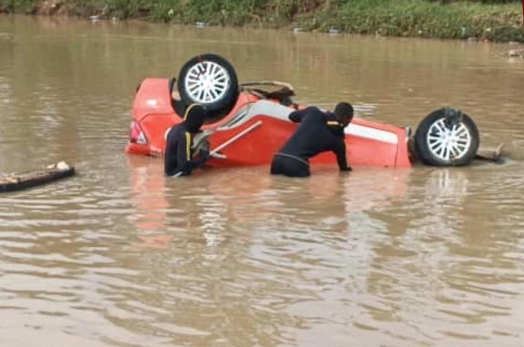Côte d’Ivoire / Yopougon : Un taxi emporté par les eaux, un corps sans vie repêché