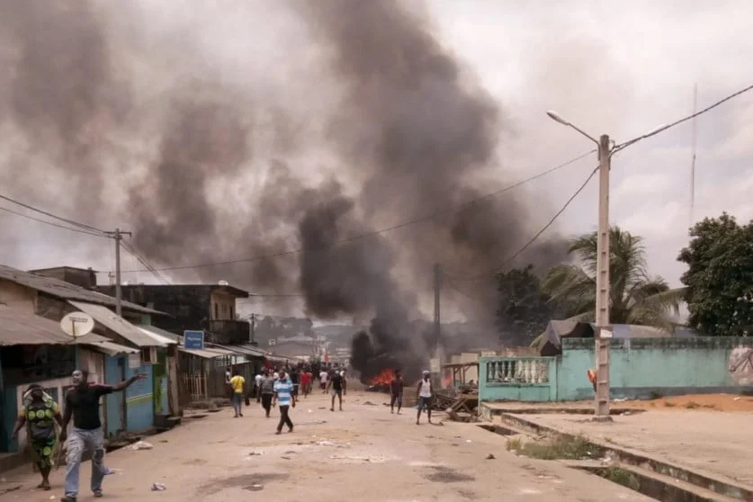 bonoua-sept-drogues-mis-aux-arrets-lors-dune-bagarre-rangee-a-la-machette.webp