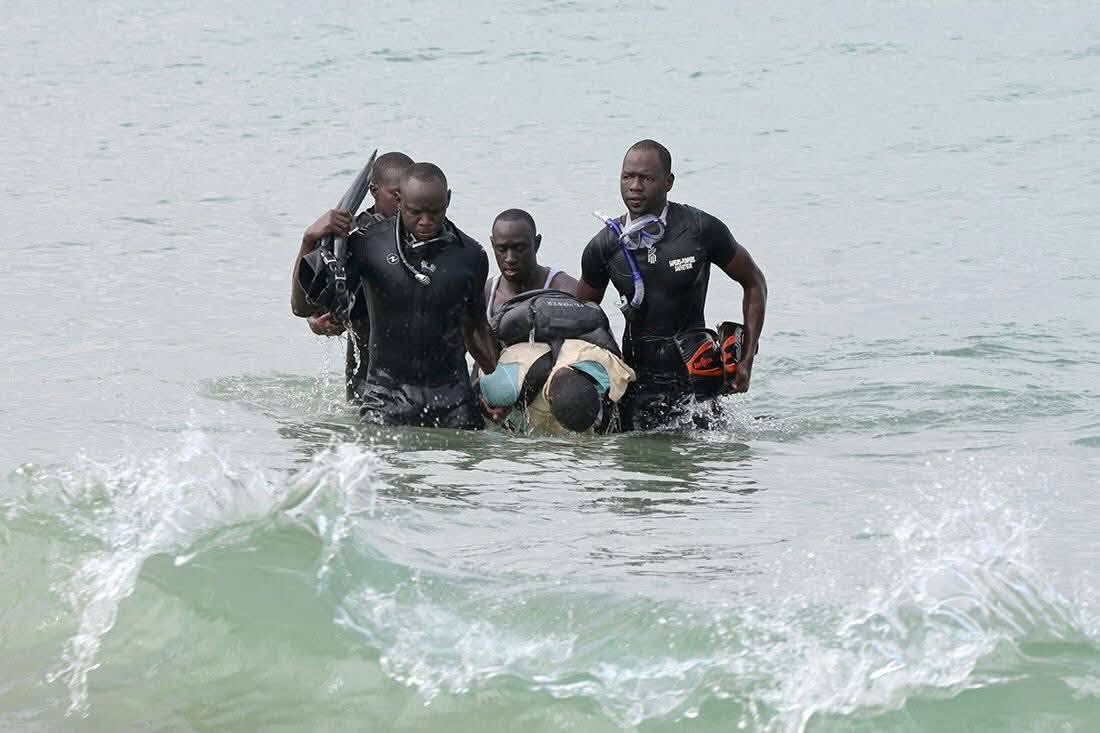 cote-divoire-un-hippopotame-fait-chavirer-une-pirogue-11-personnes-portees-disparues.jpg