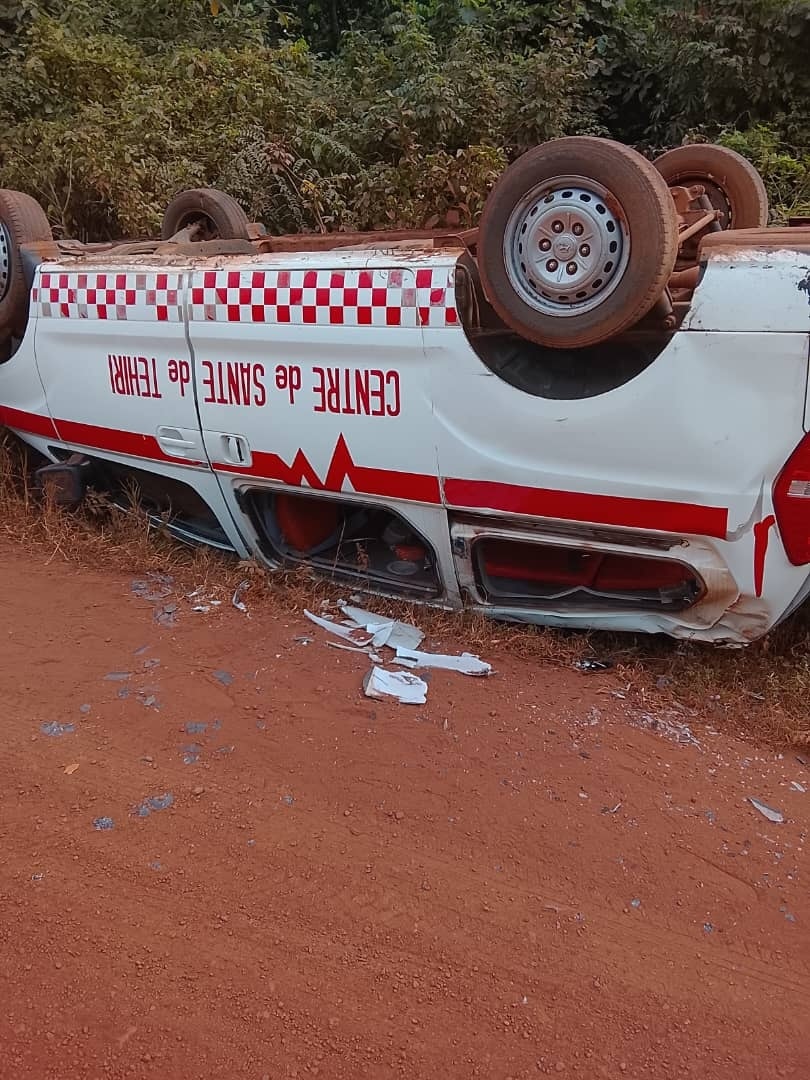 gagnoa-un-conducteur-de-moto-taxi-renverse-une-ambulance.jpg