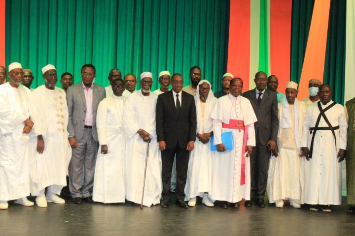 A quand la fin de l'intrusion des guides religieux et des gardiens de la tradition dans le terrain politique