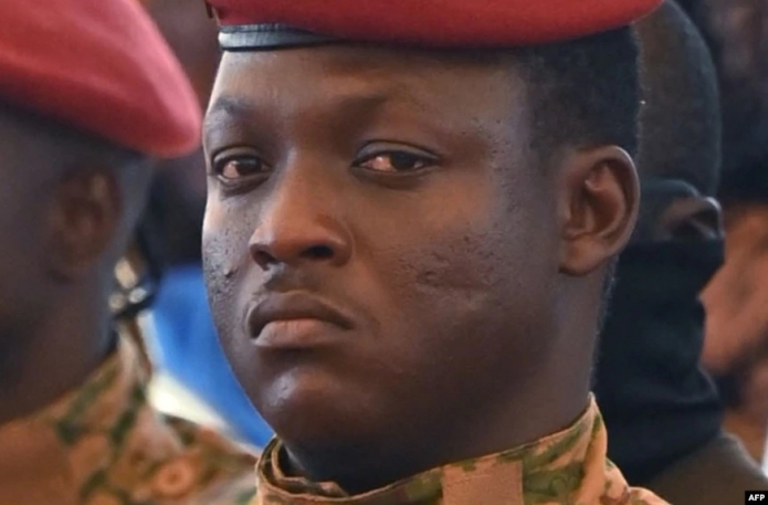 Burkina Faso : Le capitaine Ibrahim Traoré envoie 5 magistrats au front