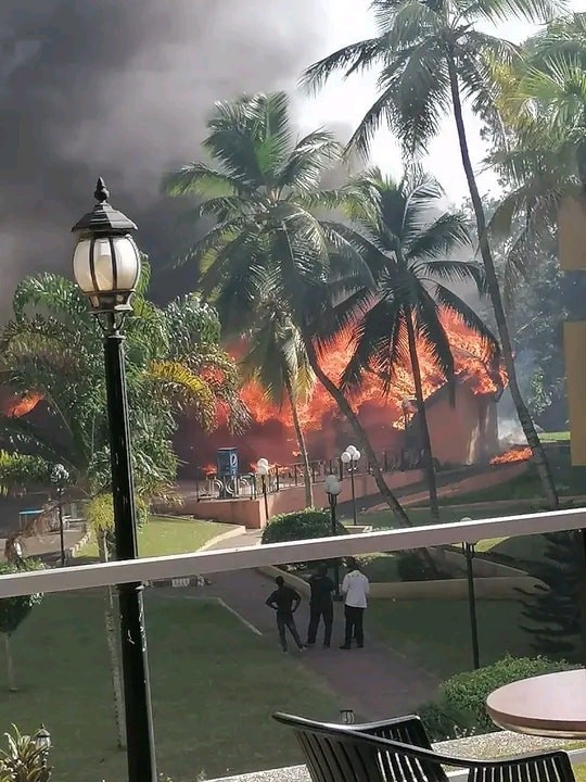 Cocody : L’hôtel du golf a pris feu