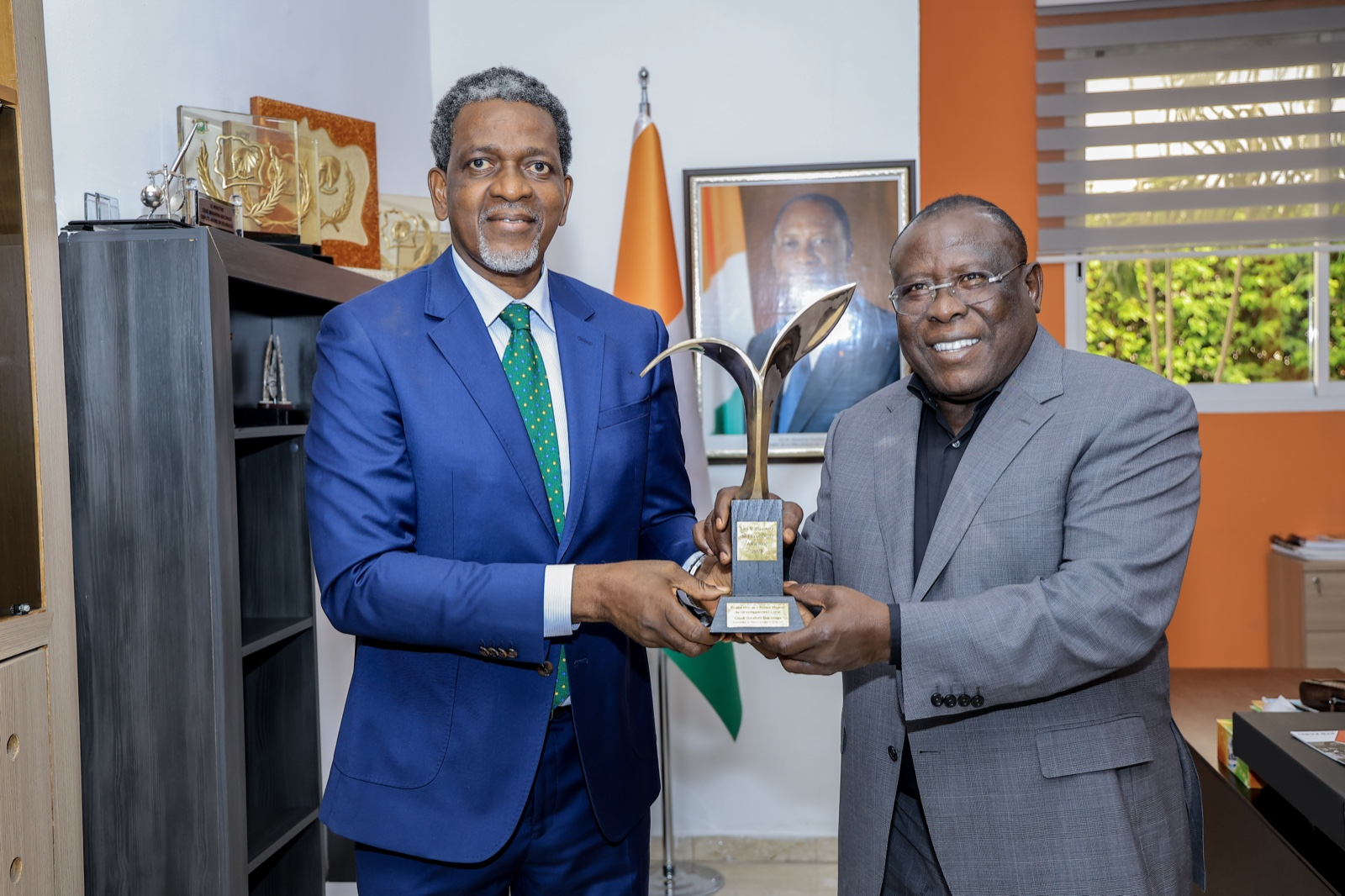 Côte d’Ivoire : Cissé Bacongo désigné meilleur acteur du développement local