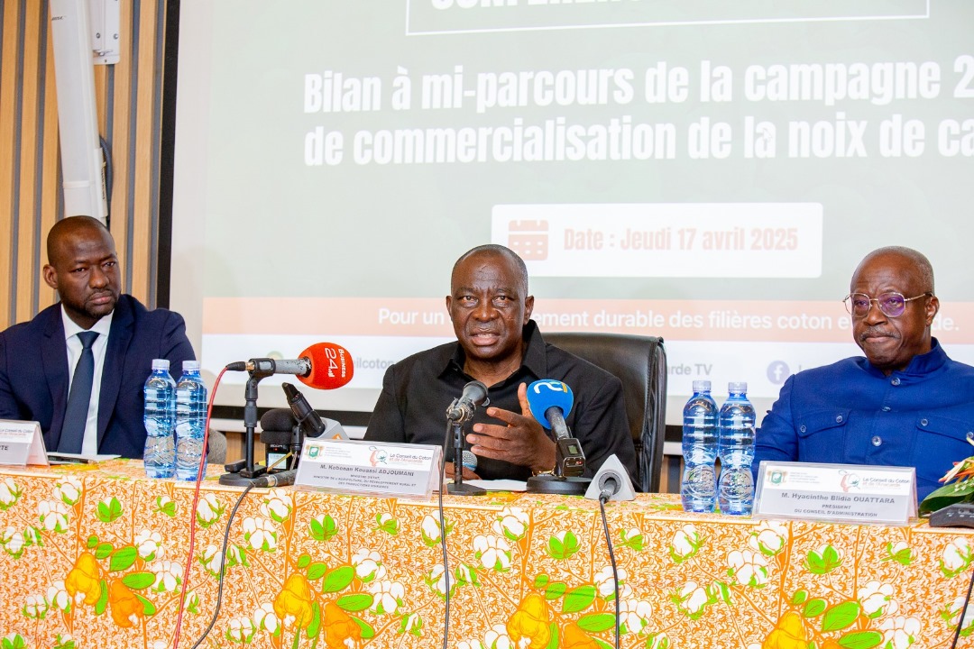 Côte d’Ivoire / Le ministre Adjoumani aux producteurs de noix de cajou : « Soyez patients, ne bradez pas vos produits »