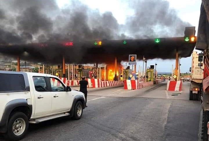 Côte d’Ivoire / Le péage d’Attingué en feu