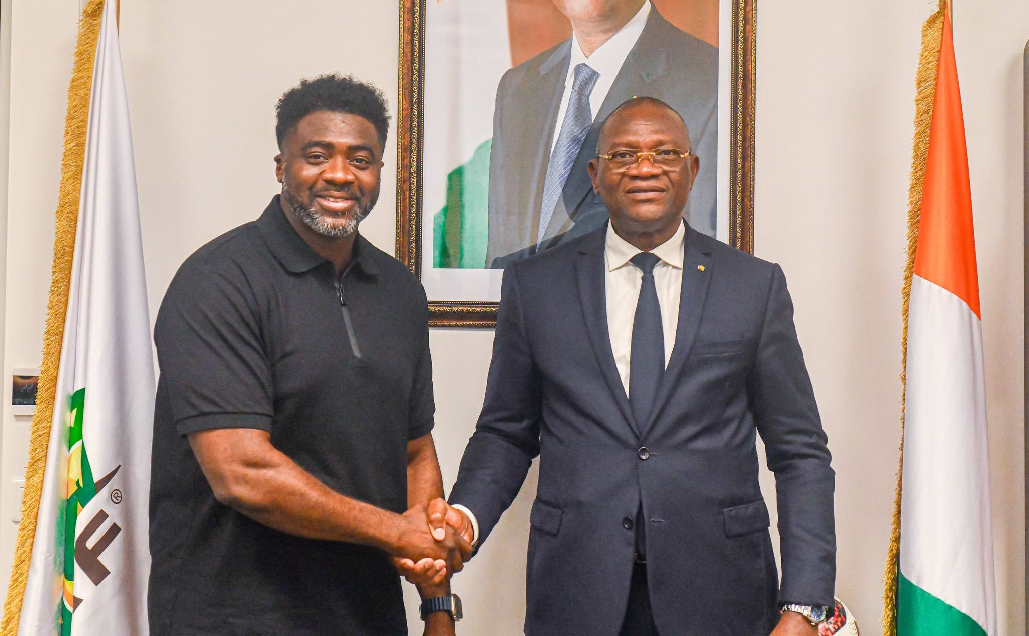 Côte d’Ivoire : L’ex footballeur ivoirien Kolo Touré chez le ministre des Sports, Adjé Silas