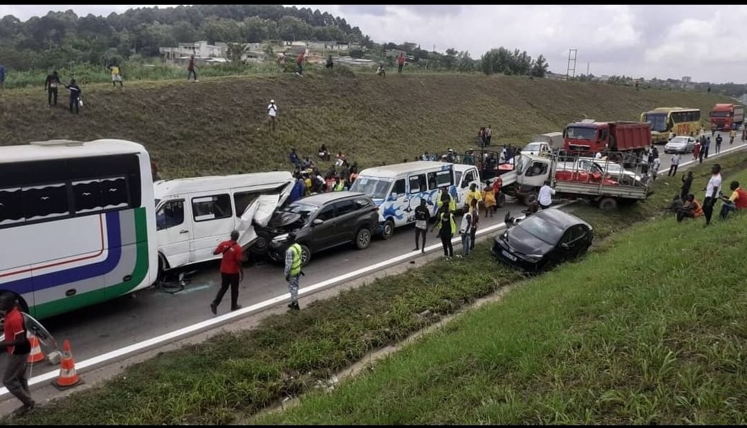 Côte d’Ivoire / Un carambolage de 11 véhicules sur l’autoroute du nord