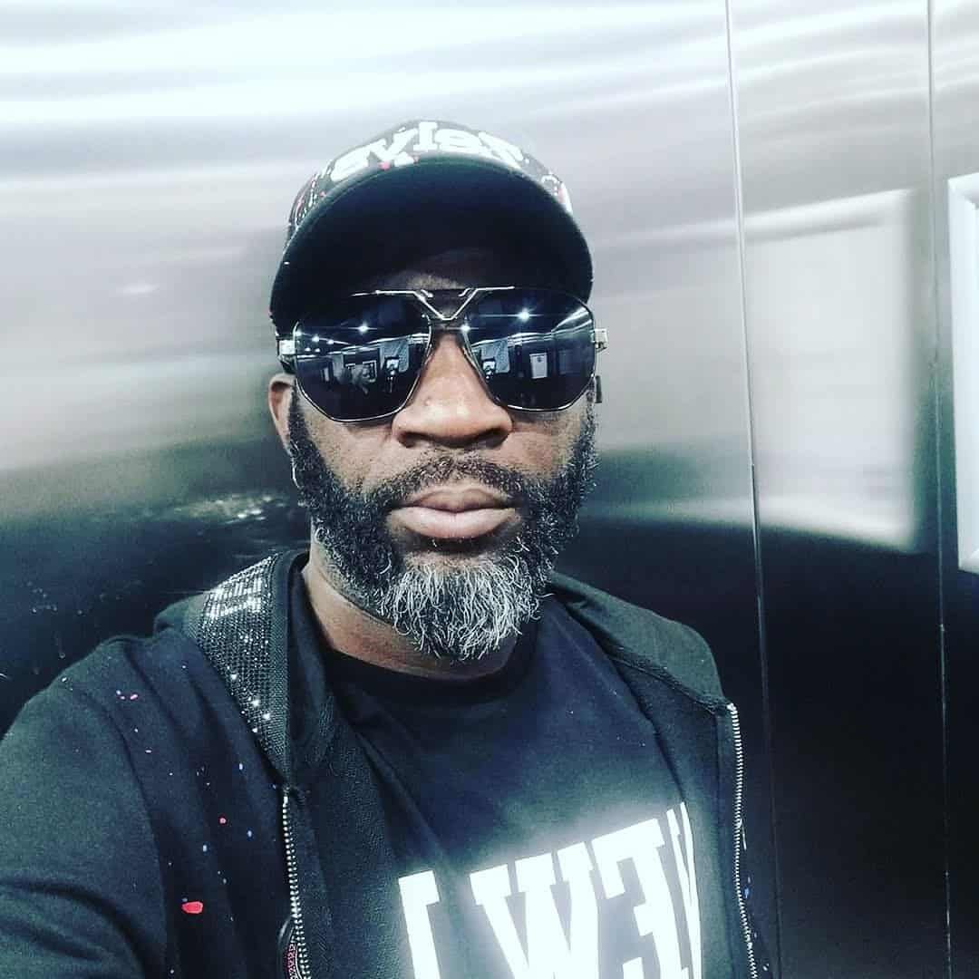 Côte d’Ivoire : Vino l'ambassadeur, ex-membre du groupe ‘’Les Patrons’’ appelle à boycotter les artistes qui soutiennent le 4è mandat de Ouattara