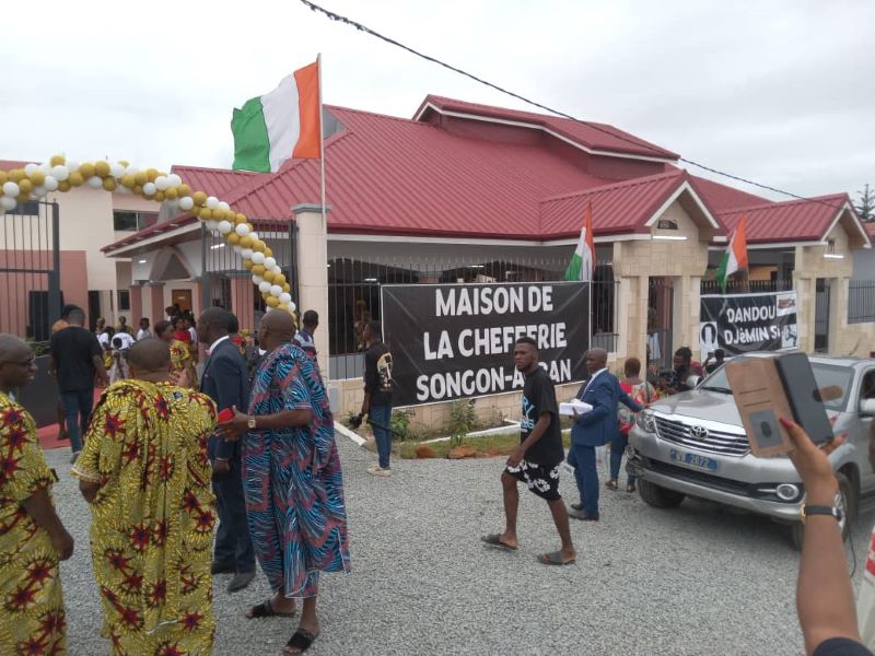 District d’Abidjan / Infrastructures de développement des villages : La maison de la chefferie de Songon-Agban baptisée ‘’la Maison de la Paix’’
