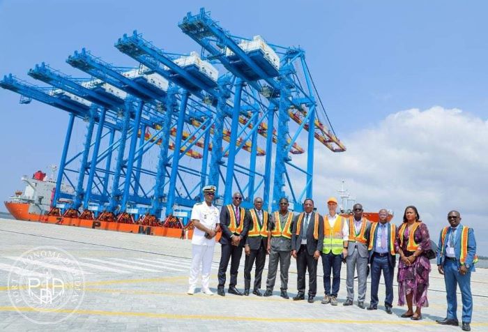 Extension du Port Autonome d’Abidjan : 6 nouveaux portiques et 7 grues portiques à roues réceptionnés