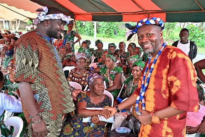 Fresco / Transformation du manioc : Le sénateur Alexis Opéri renforce l’autonomisation des femmes Godié