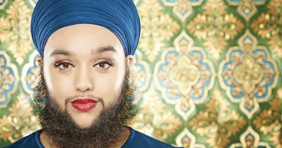 Insolite / Découvrez Harnaam Kaur, la femme à la barbe pleine qui assume sa morphologie
