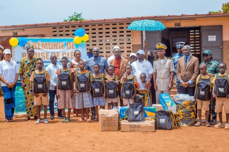 Rentrée scolaire 2024-2025 : Wass Gold fait dons de matériels pédagogiques, scolaires et sanitaires à plusieurs villages